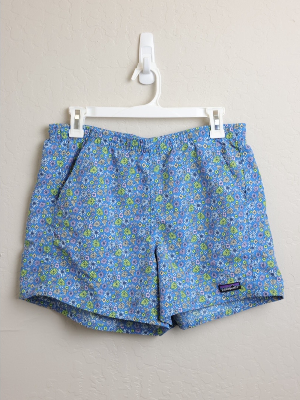 Patagonia Women's Baggies Blue Floral Shorts 5” Size Medium